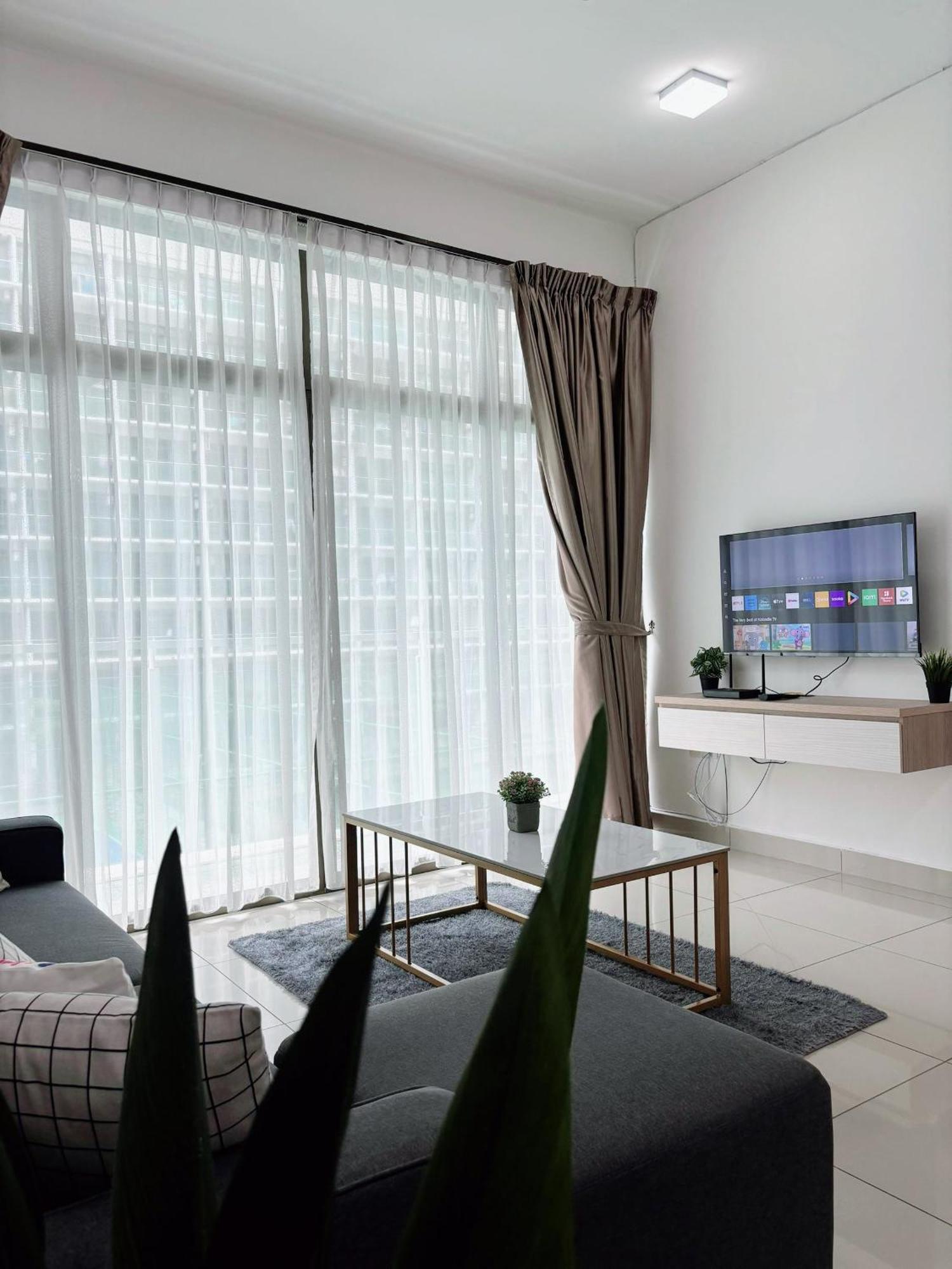 Mount Austin #palazio B2 3r2b 1-9pax #mspro Pangsapuri *